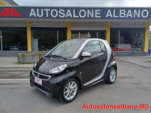 SMART ForTwo 1000 52 kW MHD coupé passion BICOLORE NERO/ARGENTO Immagine 0