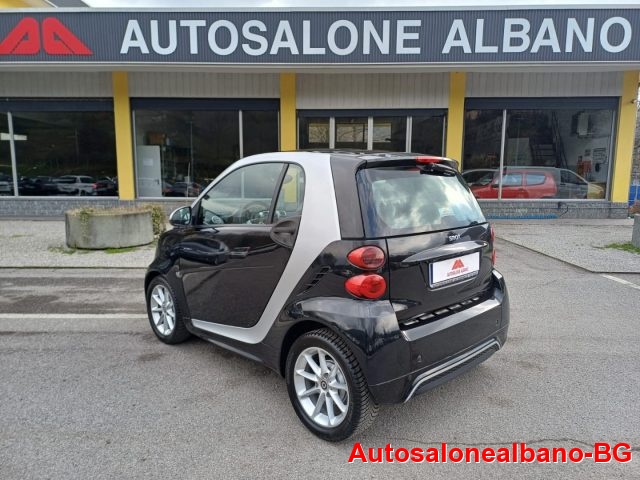 SMART ForTwo 1000 52 kW MHD coupé passion BICOLORE NERO/ARGENTO Immagine 4