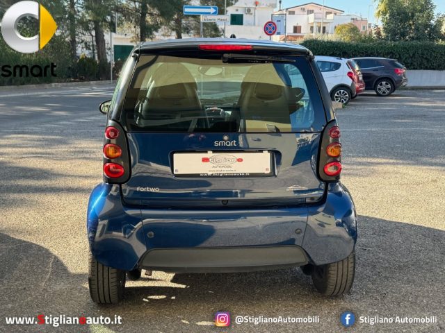 SMART ForTwo 700 coupé pure (45 kW) Immagine 2