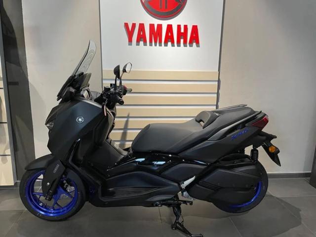 YAMAHA X-MAX 300 BASE Immagine 1