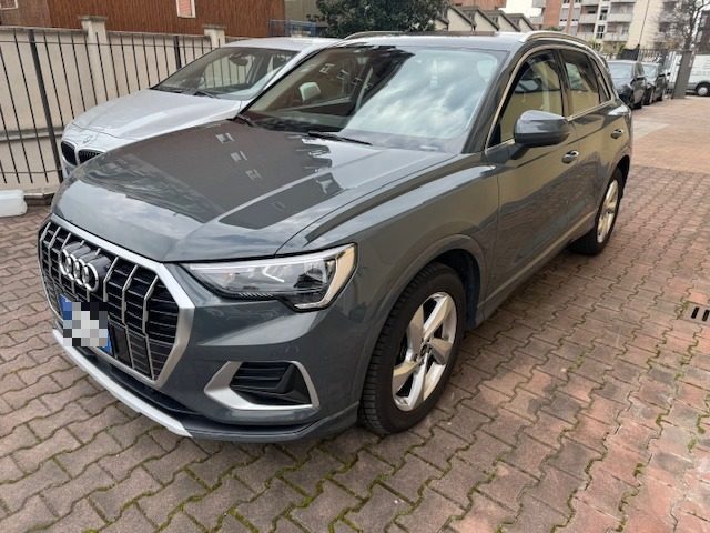 AUDI Q3 35 TDI quattro S tronic Business Advanced Immagine 0