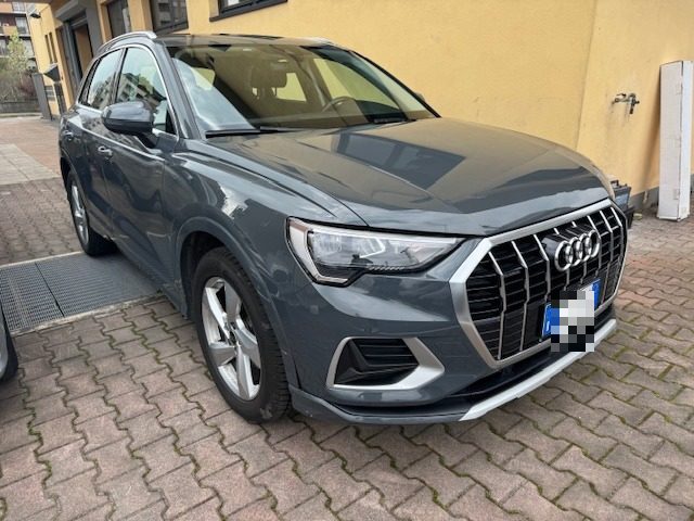 AUDI Q3 35 TDI quattro S tronic Business Advanced Immagine 2