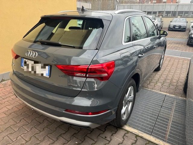 AUDI Q3 35 TDI quattro S tronic Business Advanced Immagine 4