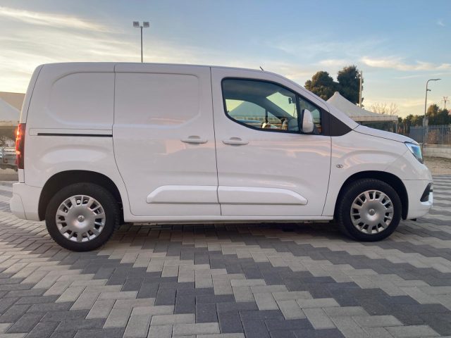 OPEL Combo Cargo 1.5 Diesel 130CV S&S AT8 PC 1000kg Edition Immagine 3