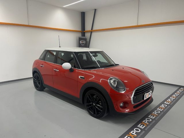 MINI Cooper D 1.5 Cooper D 5 porte Immagine 1