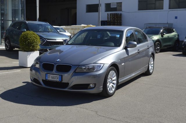 BMW 320 d cat Futura Immagine 2