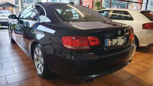 BMW 325 i cat Futura Immagine 3