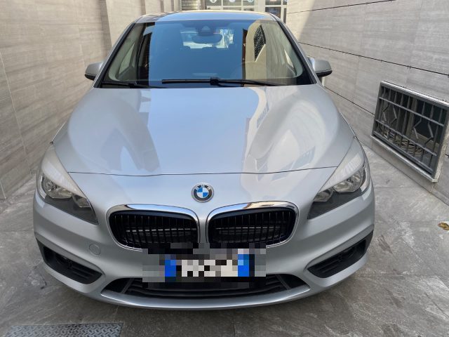 BMW 218 d Active Tourer Advantage CAMBIO AUTOMATICO Immagine 1