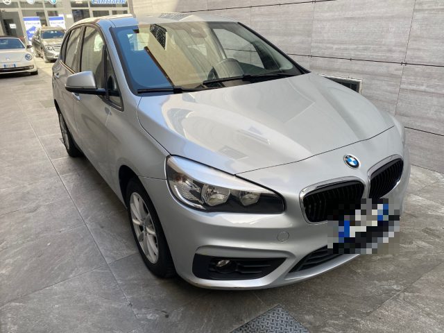 BMW 218 d Active Tourer Advantage CAMBIO AUTOMATICO Immagine 2