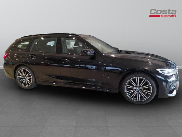 BMW 320 i Touring Msport Immagine 3