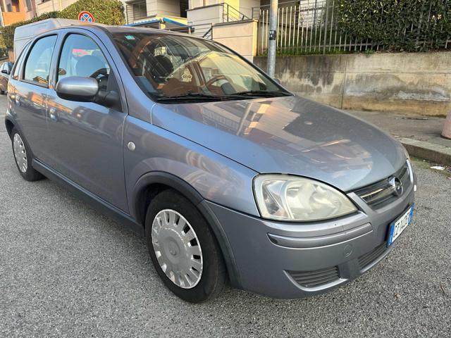 OPEL Corsa 1.2i 16V cat 5 porte Club Immagine 0