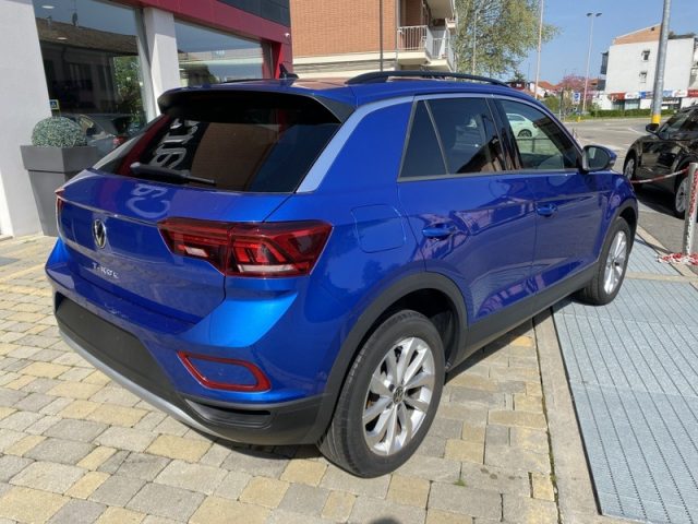 VOLKSWAGEN T-Roc 1.0 TSI LIFE LED-APP CONNECT-PARK ASSIST-17" Immagine 4