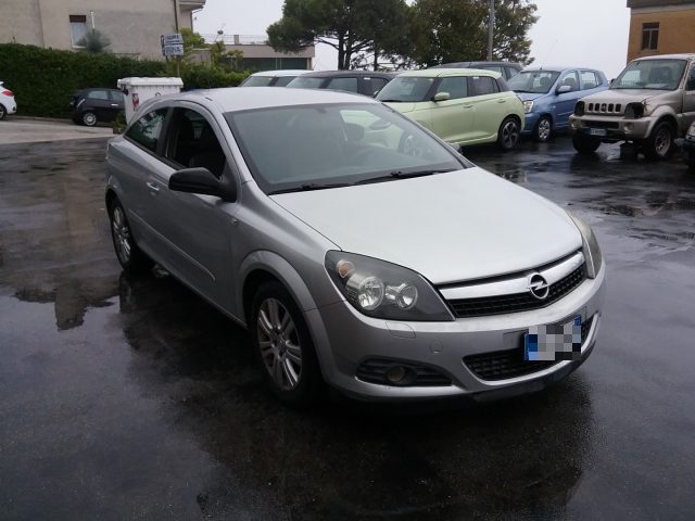 OPEL Astra RECANATI - GTC 1.7 CDTI 101CV 3 porte Immagine 2