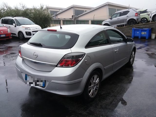 OPEL Astra RECANATI - GTC 1.7 CDTI 101CV 3 porte Immagine 3