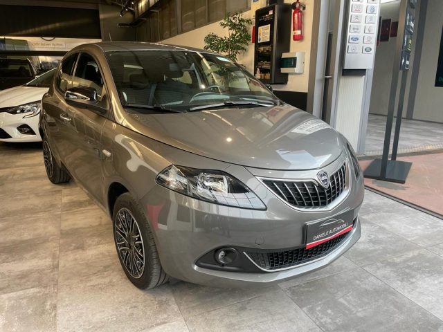 LANCIA Ypsilon 1.0 Hybrid 70CV ORO Immagine 1