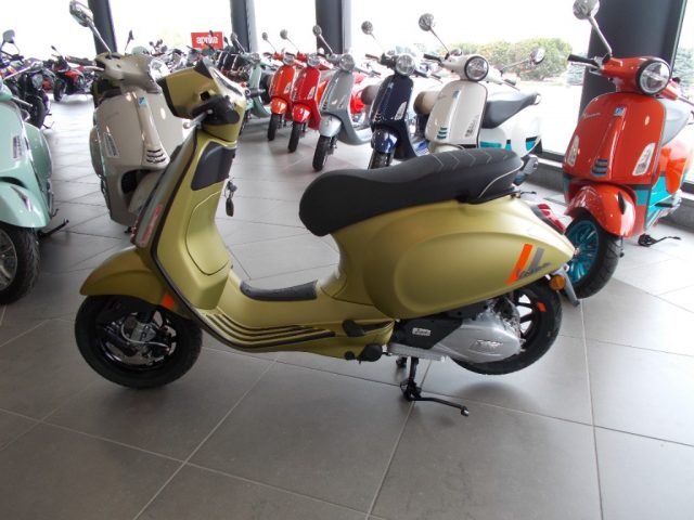 VESPA Sprint 125 SPORT 2024 5+ Immagine 0