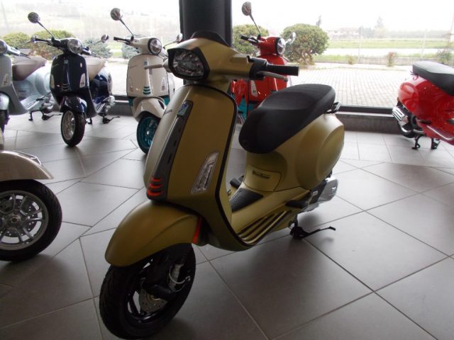 VESPA Sprint 125 SPORT 2024 5+ Immagine 1