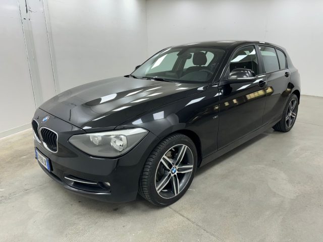 BMW 118 d 5p. Sport Immagine 0