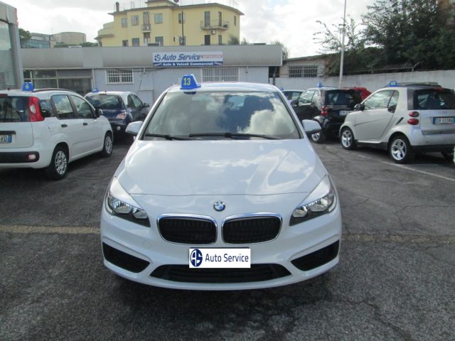 BMW 218 Bianco pastello