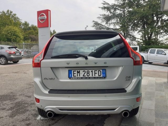 VOLVO XC60 D5 AWD Geartronic R-design KM CERTIFIC-GARANZIA Immagine 4