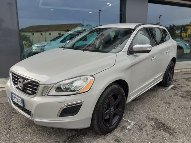 VOLVO XC60 D5 AWD Geartronic R-design KM CERTIFIC-GARANZIA Immagine 1