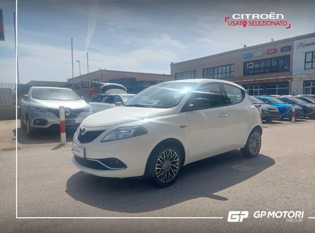 LANCIA Ypsilon 1.3 MJT 16V 95 CV 5 porte S&S Gold Immagine 1