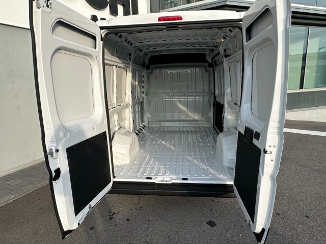 FIAT Ducato 35 2.2 Mjt 140CV PM-TM Furgone Immagine 4