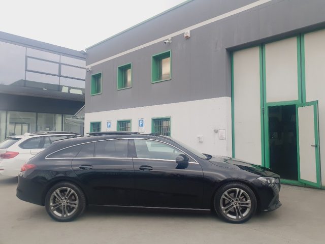 MERCEDES-BENZ CLA 180 Automatic Shooting Brake Sport tetto panoramico Immagine 4