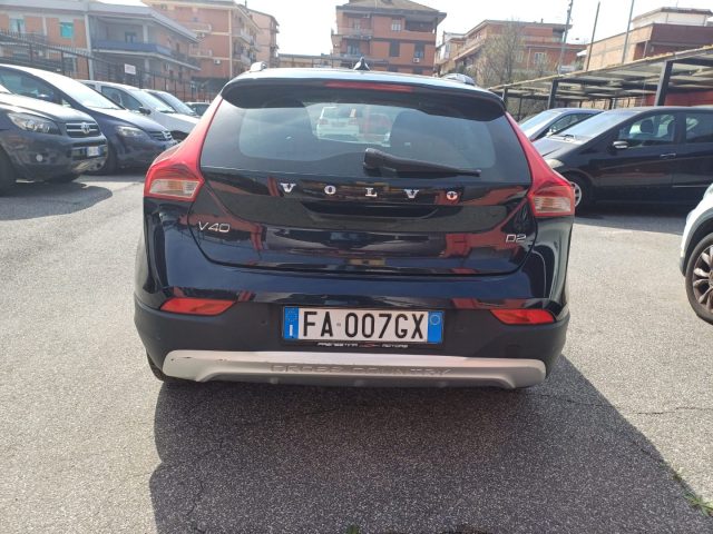 VOLVO V40 Cross Country D2 Geartronic Business Immagine 3