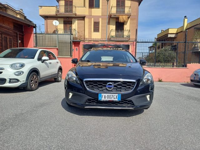 VOLVO V40 Cross Country D2 Geartronic Business Immagine 1
