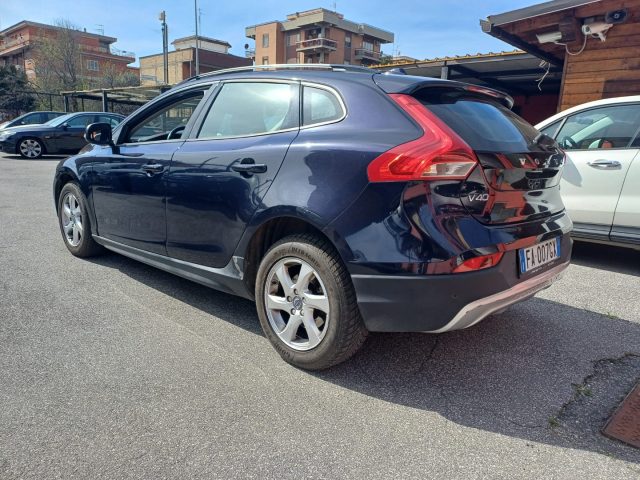 VOLVO V40 Cross Country D2 Geartronic Business Immagine 4