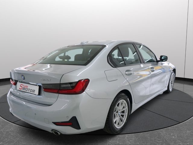 BMW 318 d Business Advantage aut Berlina Ufficiale Uniprop Immagine 2