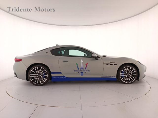 MASERATI GranTurismo V6 490 CV AWD Modena Immagine 2