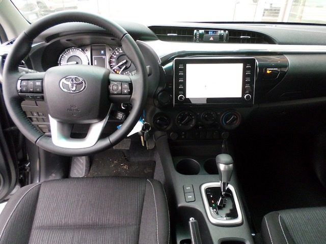 TOYOTA Hilux 2.8 D-4D 4WD 4 porte Double Cab Lounge Immagine 3