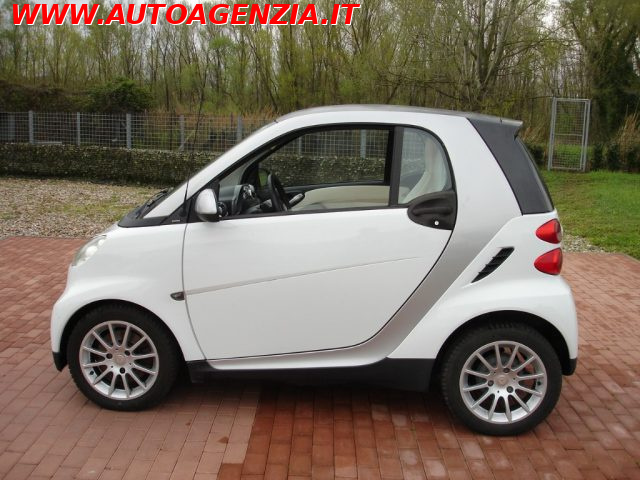 SMART ForTwo 1000 52 kW coupé limited two Immagine 1