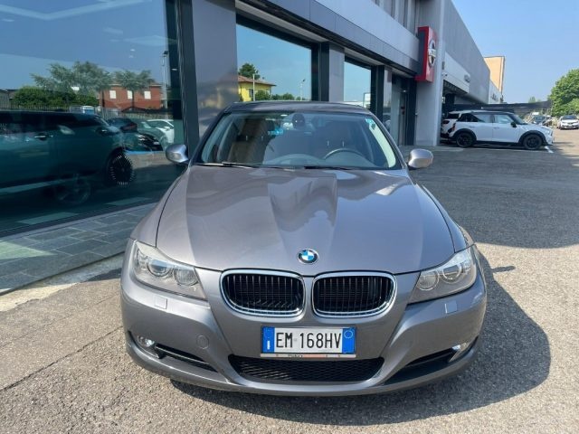 BMW 320 d cat Touring xdrive 4X4 AUTOMATICA GARANZIA Immagine 1