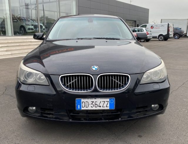 BMW 530 xd Touring Futura 4X4-C.AUTOMATICO-PELLE Immagine 1