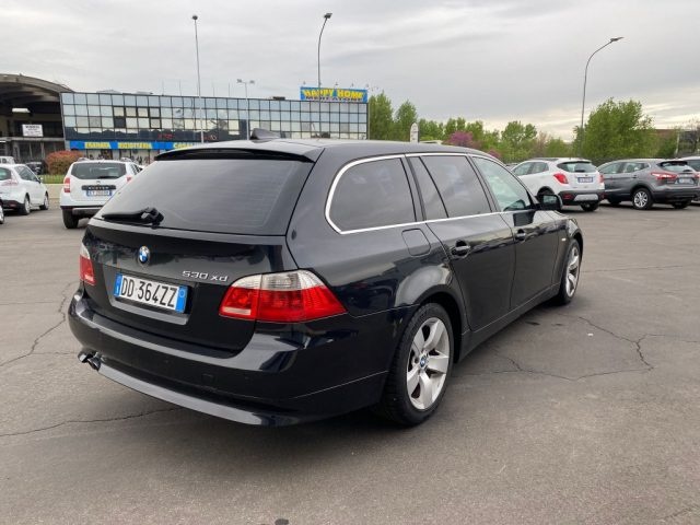 BMW 530 xd Touring Futura 4X4-C.AUTOMATICO-PELLE Immagine 3