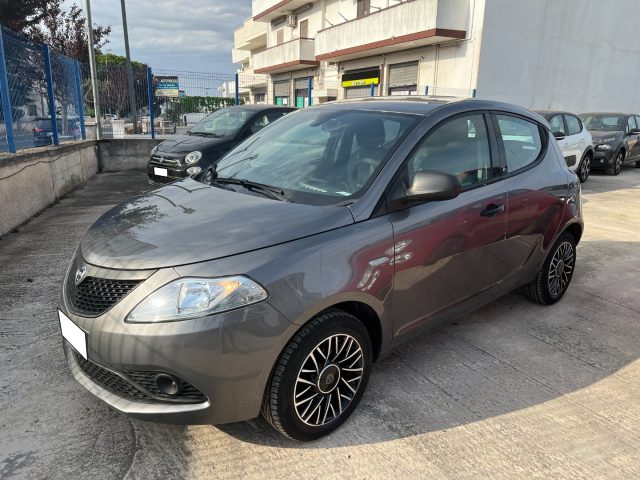 LANCIA Ypsilon 1.2 69 CV 5 porte Immagine 0