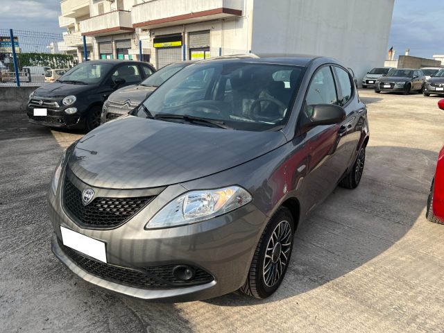 LANCIA Ypsilon 1.2 69 CV 5 porte Immagine 1