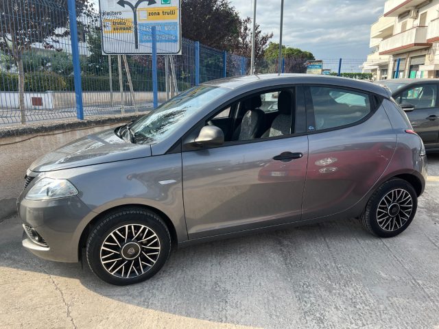 LANCIA Ypsilon 1.2 69 CV 5 porte Immagine 3