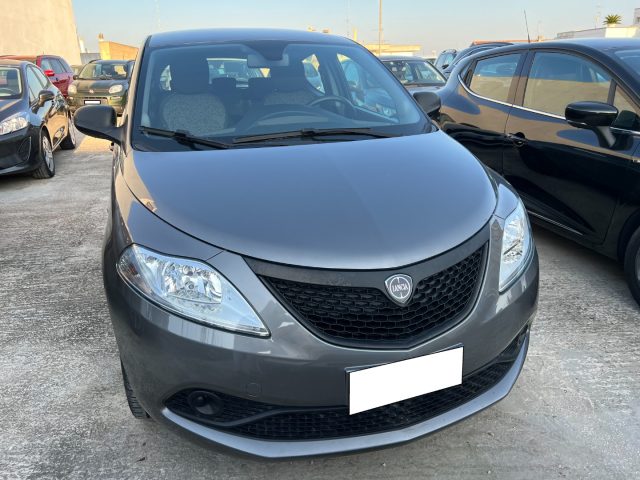 LANCIA Ypsilon 1.2 69 CV 5 porte Immagine 4