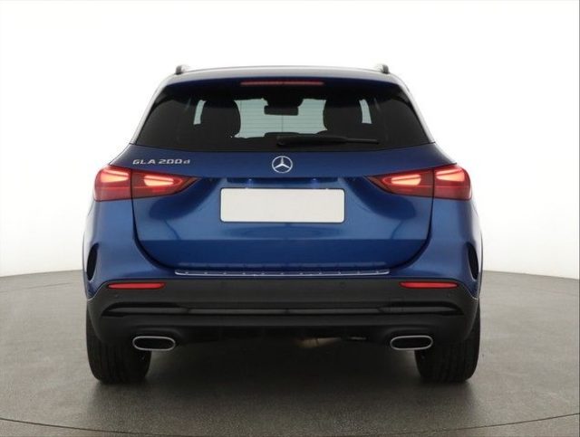 MERCEDES-BENZ GLA 200 d Automatic Premium Immagine 3