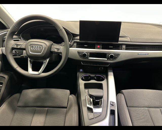 AUDI A4 AVANT 40 TDI QUATTRO S-TRONIC S-LINE EDITION Immagine 2