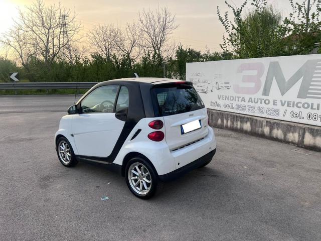 SMART ForTwo 1000 52 kW coupé passion Immagine 4