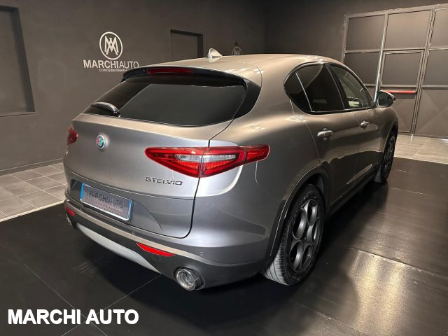 ALFA ROMEO Stelvio 2.2 Turbodiesel 210 CV AT8 Q4 Executive Immagine 4