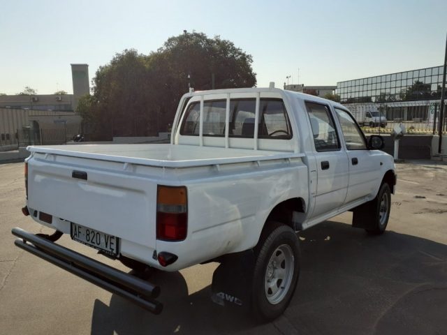 TOYOTA Hilux 2.4 diesel 4 POSTI AUTOCARRO - PREZZO FINITO Immagine 3