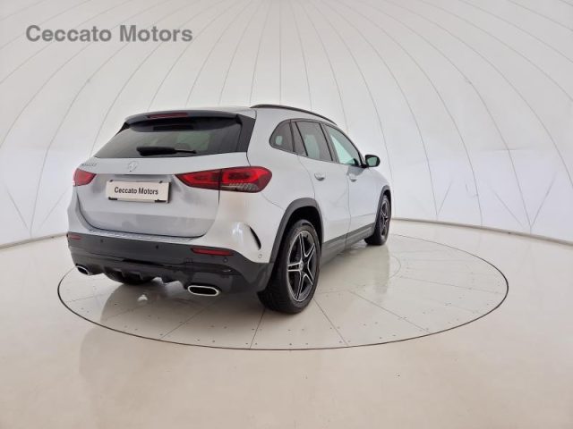 MERCEDES-BENZ GLA 200 d Automatic Premium Immagine 3