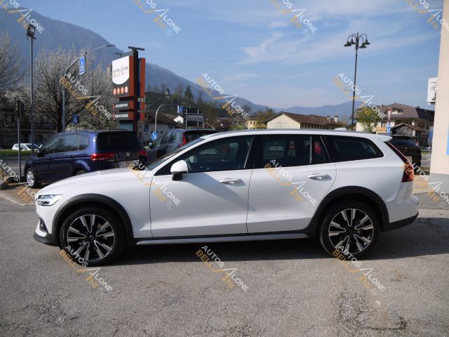 VOLVO V60 Cross Country B4 (d) AWD Geartronic Business Pro Line Immagine 3