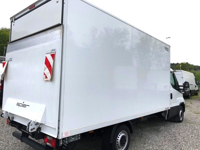 IVECO Daily 35S16 furgonato + sponda Immagine 3